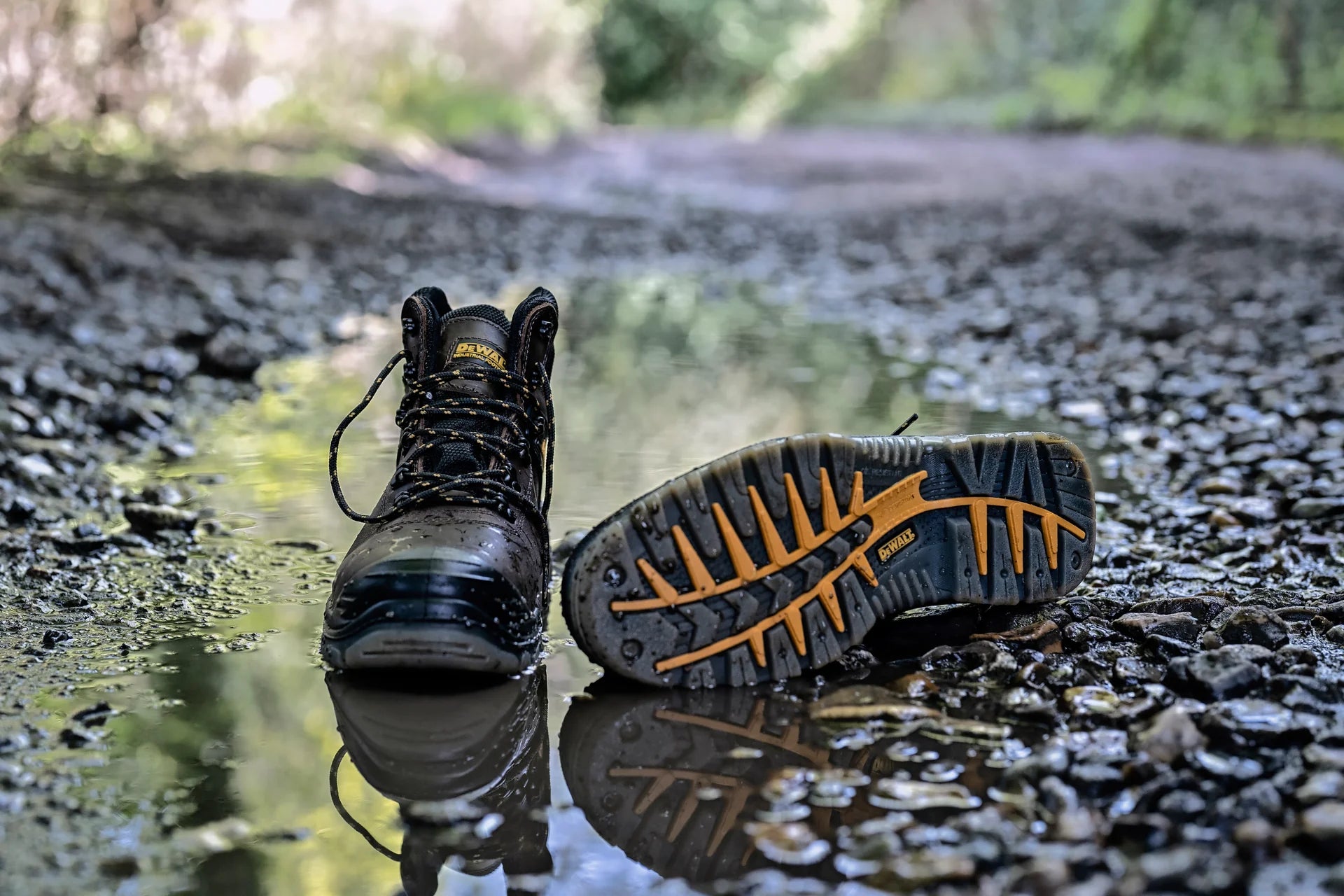 BOTAS IMPERMEABLES: LA HISTORIA DE DEWALT